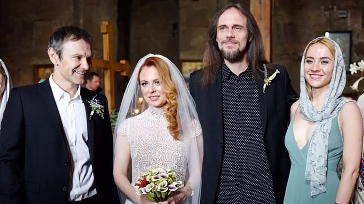 Гитарист группы "Океан Эльзы" женился: Святослав Вакарчук был свидетелем