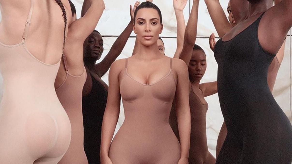 В соблазнительном белье: Ким Кардашян сексуально представила собственный бренд