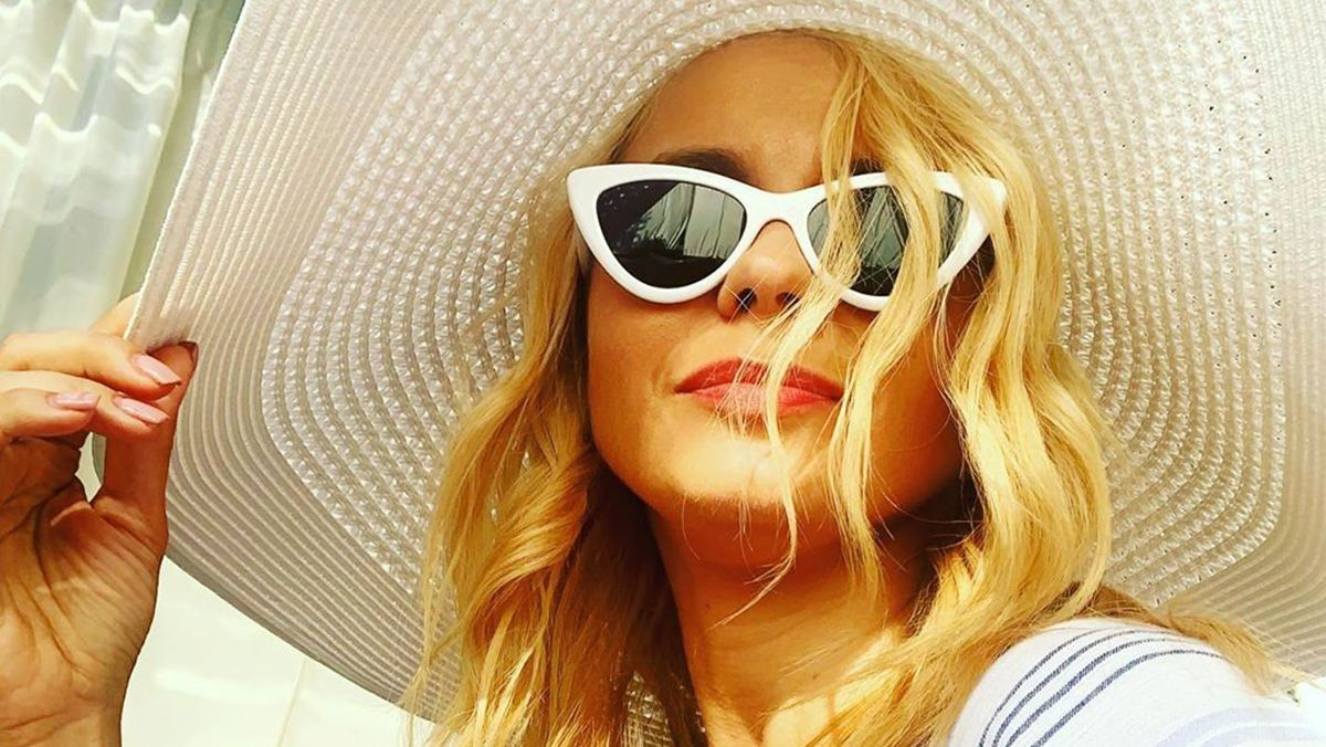 Лилия Ребрик показала фигуру в белом купальнике: пикантные фото