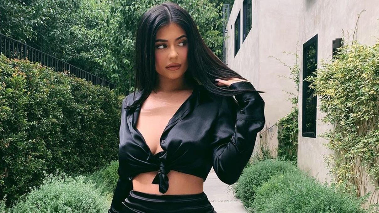 Кайли Дженнер засветила сексуальный костюм от украинского бренда: фото американской звезды