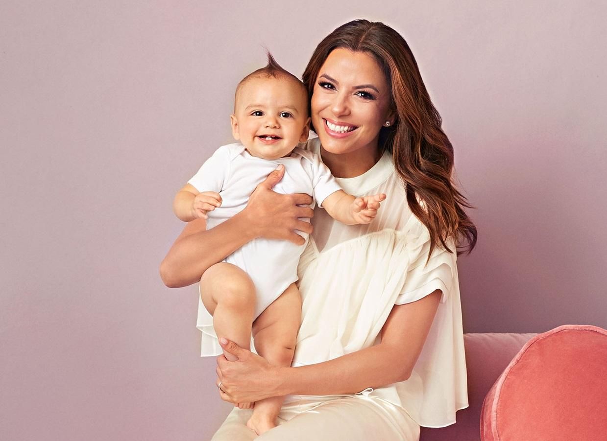 Єва Лонгорія знялася для обкладинки журналу Parents з однорічним сином: фото Єва Лонгорія знялася для обкладинки журналу Parents з однорічним сином: фото