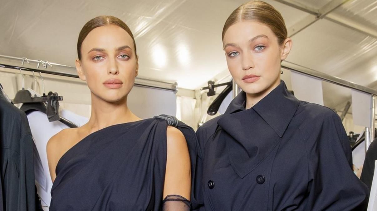 Ірина Шейк і Джіджі Хадід знялися у ретро-кампанії для Moschino: відео Ірина Шейк і Джіджі Хадід знялися у ретро-кампанії для Moschino: відео