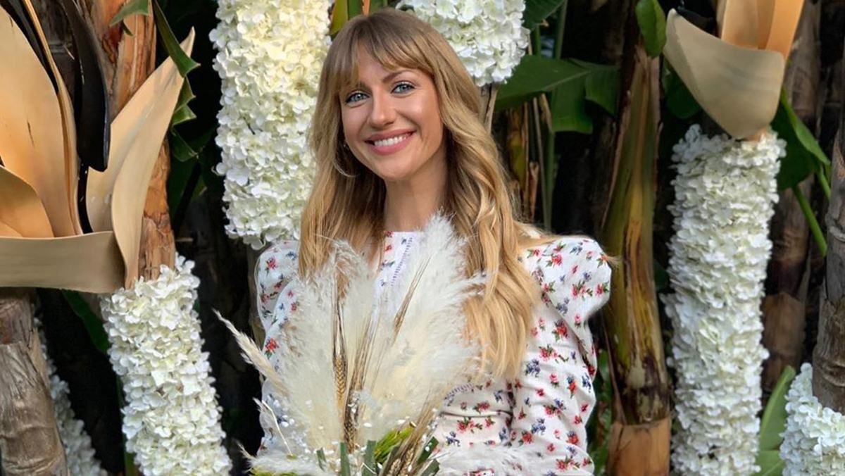 Леся Никитюк поймала букет на свадьбе Регины Тодоренко: смешное видео Леся Никитюк поймала букет на свадьбе Регины Тодоренко: смешное видео