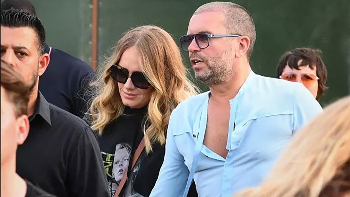 Адель помітили на побаченні з новим бойфрендом через два місяці після розлучення: фотофакти Адель помітили на побаченні з новим бойфрендом через два місяці після розлучення: фотофакти