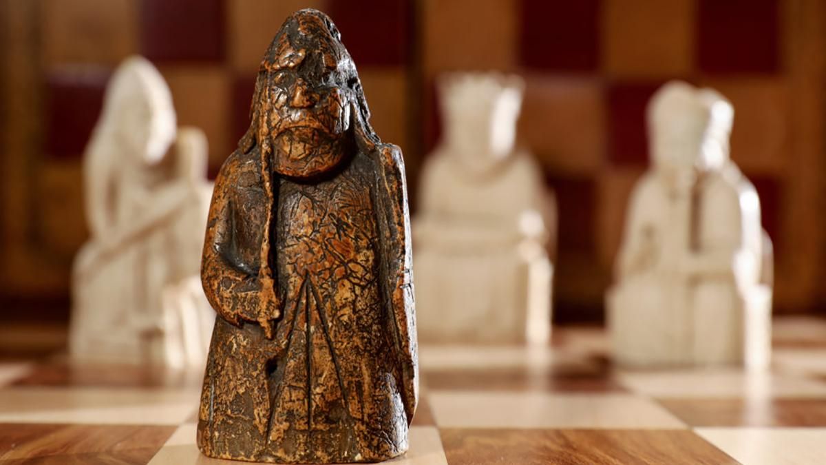 На аукционе шахматную фигуру продали за миллион долларов: фото