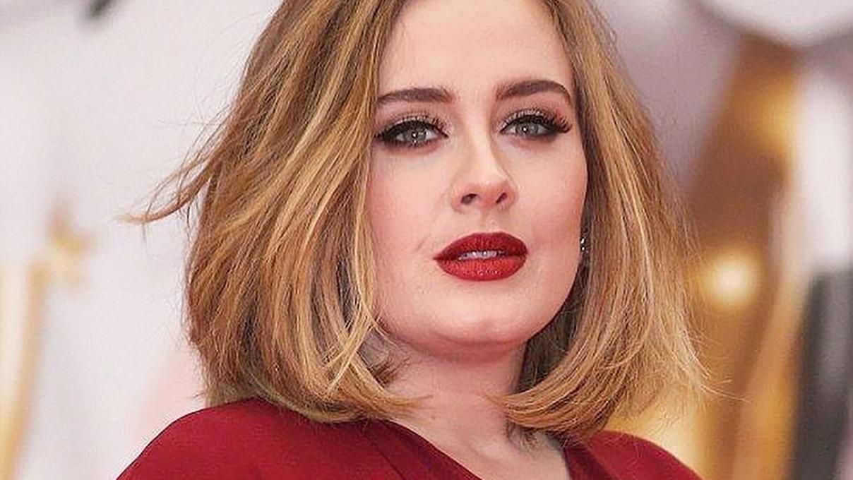 Бойфренд, с которым засветилась Адель, оказался женатым: подробности Бойфренд, с которым засветилась Адель, оказался женатым: подробности