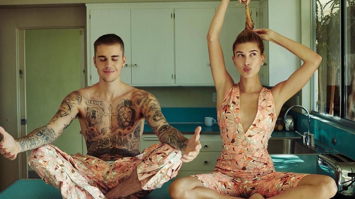 Хейлі Болдуін зворушливо привітала Джастіна Бібера з річницею заручин Хейлі Болдуін зворушливо привітала Джастіна Бібера з річницею заручин