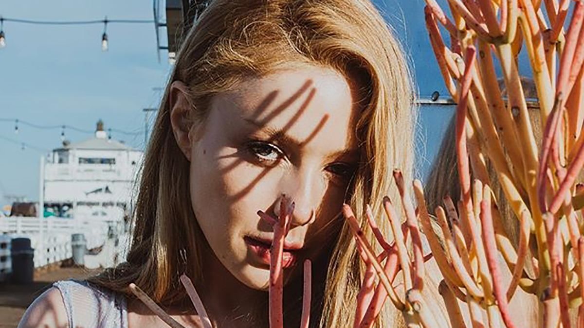 Тина Кароль повторила образ Кендалл Дженнер: фотофакт Тина Кароль повторила образ Кендалл Дженнер: фотофакт