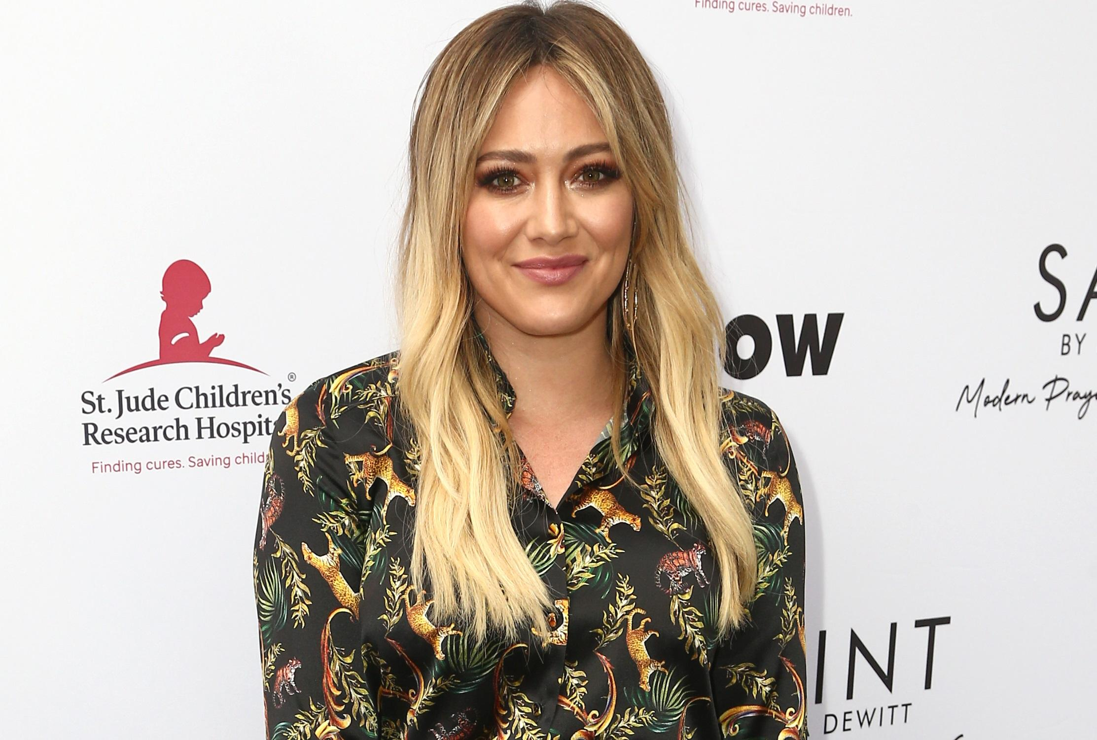 Чувствовала себя в изоляции, – Хилари Дафф рассказала о материнстве в 24 года