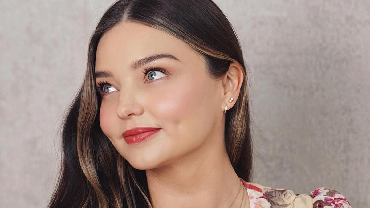 Беременная Миранда Керр посетила торжественный прием в коротком мини: фото