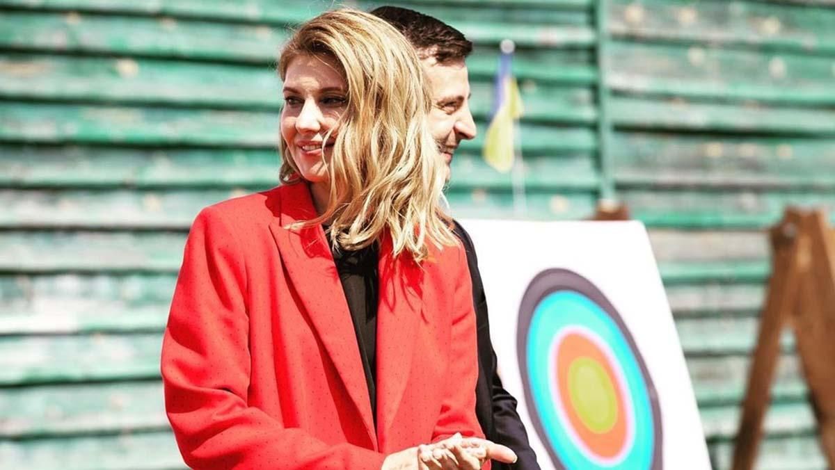 В улюбленому штанному костюмі: Олена Зеленська повторила свій образ В улюбленому штанному костюмі: Олена Зеленська повторила свій образ