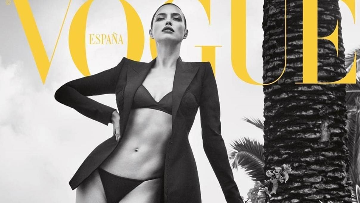 Пиджак поверх сексапильного белья: Ирина Шейк горячо украсила обложку Vogue