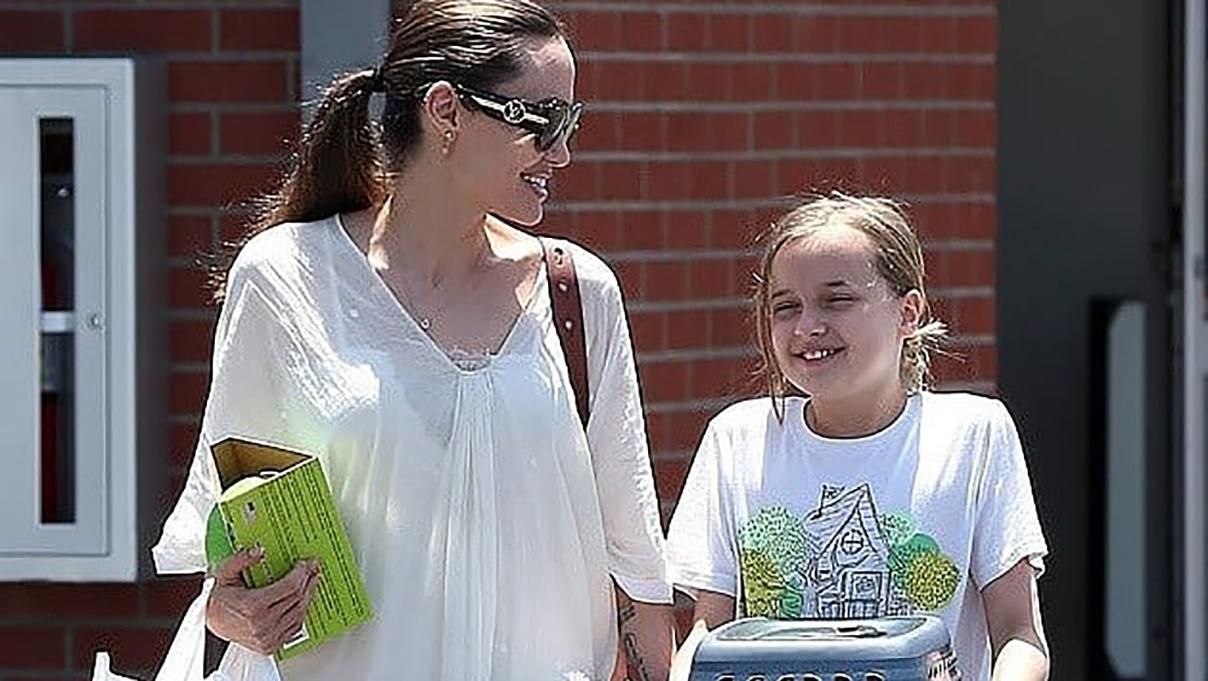 Будь-яка забаганка для доньки: Анджеліна Джолі купила домашню тваринку для 11-річної Вів'єн