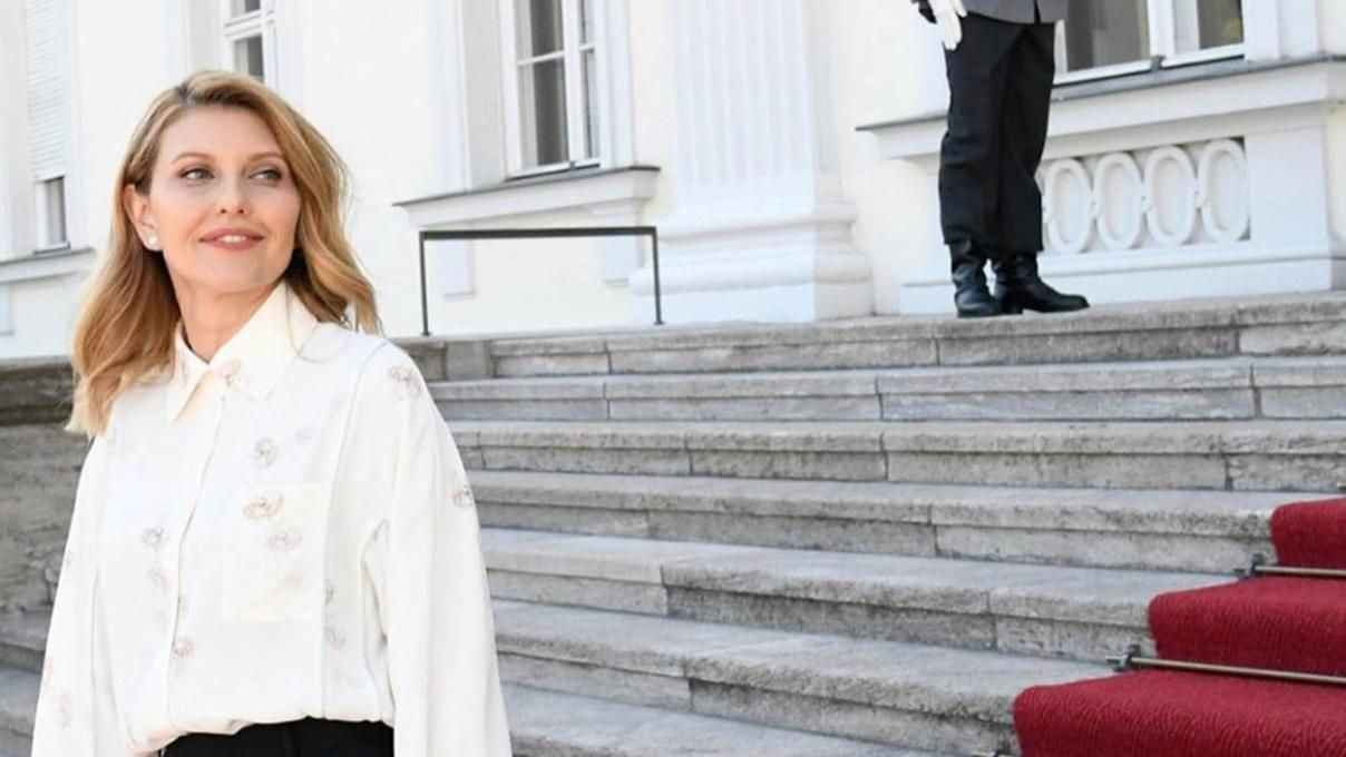 Парламентские выборы 2019: в чем пришла голосовать Елена Зеленская Парламентские выборы 2019: в чем пришла голосовать Елена Зеленская