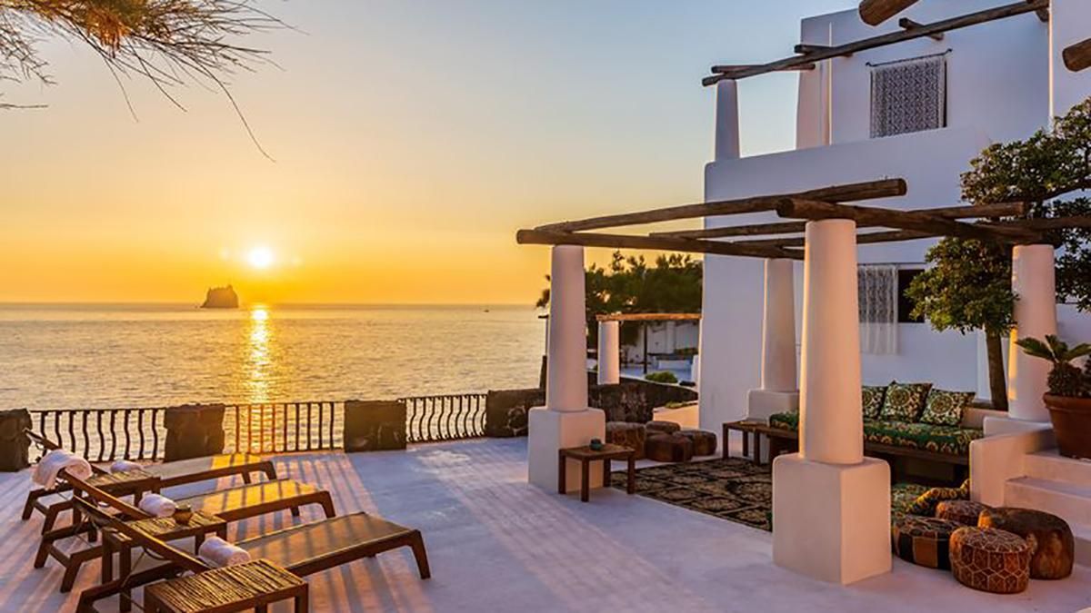 Много роскоши и морской бриз: как выглядит вилла Дольче и Габбаны на Сицилии – фото Много роскоши и морской бриз: как выглядит вилла Дольче и Габбаны на Сицилии – фото