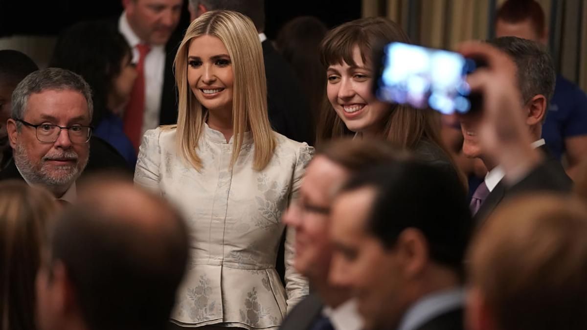 Іванка Трамп засвітила нову зачіску на офіційному заході: фото Іванка Трамп засвітила нову зачіску на офіційному заході: фото