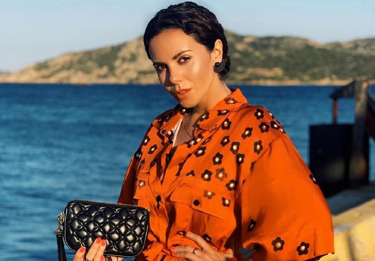 В прозрачной накидке: Настя Каменских взорвала сеть странным фото на яхте В прозрачной накидке: Настя Каменских взорвала сеть странным фото на яхте