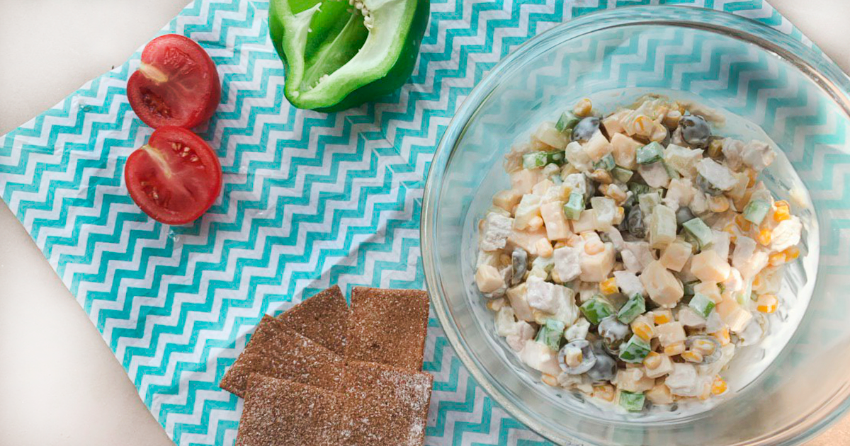 Легкий салат з ананасом і куркою – простий рецепт Легкий салат з ананасом і куркою – простий рецепт