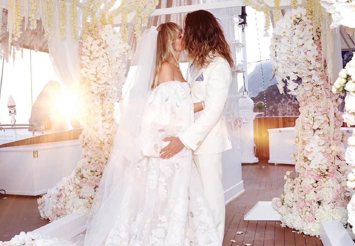 Мы сделали это! – Хайди Клум показала первое свадебное фото с Томом Каулитцем Мы сделали это! – Хайди Клум показала первое свадебное фото с Томом Каулитцем