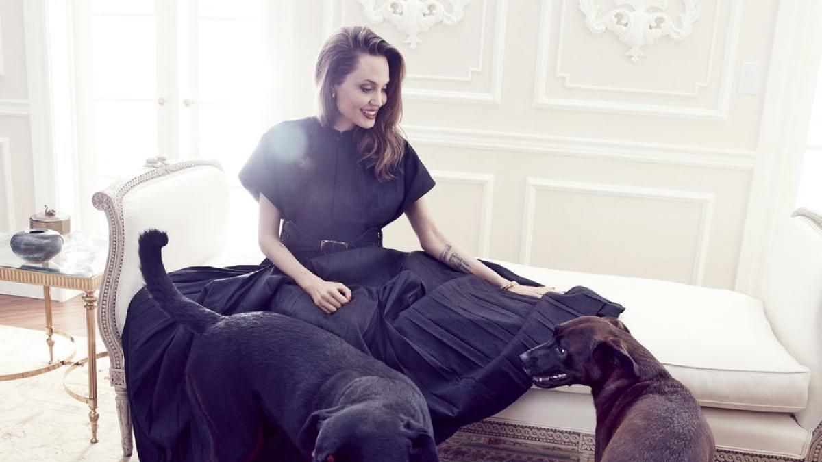Нет ничего более привлекательного женщины с собственным мнением, − Джоли  обратилась к женщинам