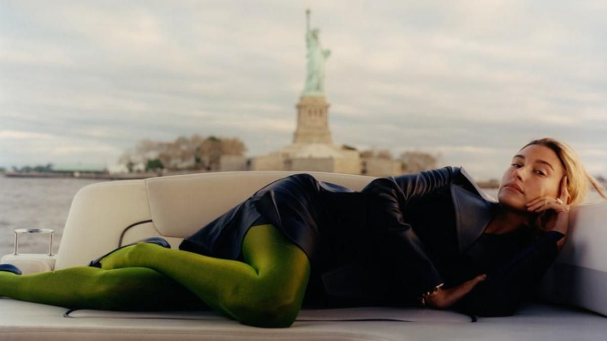 Дух осени: Хейли Бибер показала, что будут одевать модницы в новом сезоне Дух осени: Хейли Бибер показала, что будут одевать модницы в новом сезоне