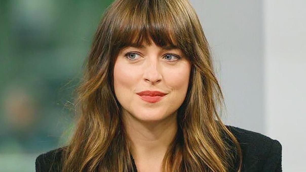 Водитель автомобиля с Дакотой Джонсон сбил пешехода: подробности ДТП Водитель автомобиля с Дакотой Джонсон сбил пешехода: подробности ДТП