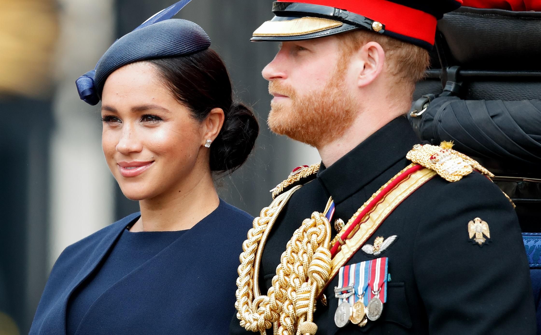 Меган Маркл звинуватили у порушенні королівського протоколу через близькість з принцом Гаррі Меган Маркл звинуватили у порушенні королівського протоколу через близькість з принцом Гаррі