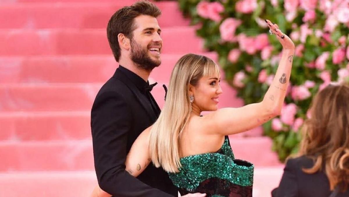 Майлі Сайрус і Ліам Хесворт можуть не розлучитись, – цікаві деталі від інсайдера Майлі Сайрус і Ліам Хесворт можуть не розлучитись, – цікаві деталі від інсайдера