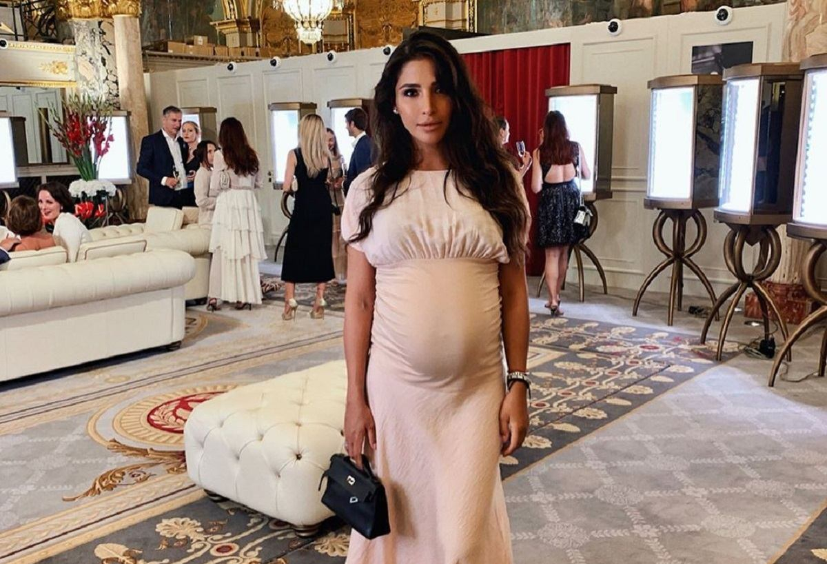 Санта Димопулос снялась в обольстительной фотосессии на 37-й неделе беременности