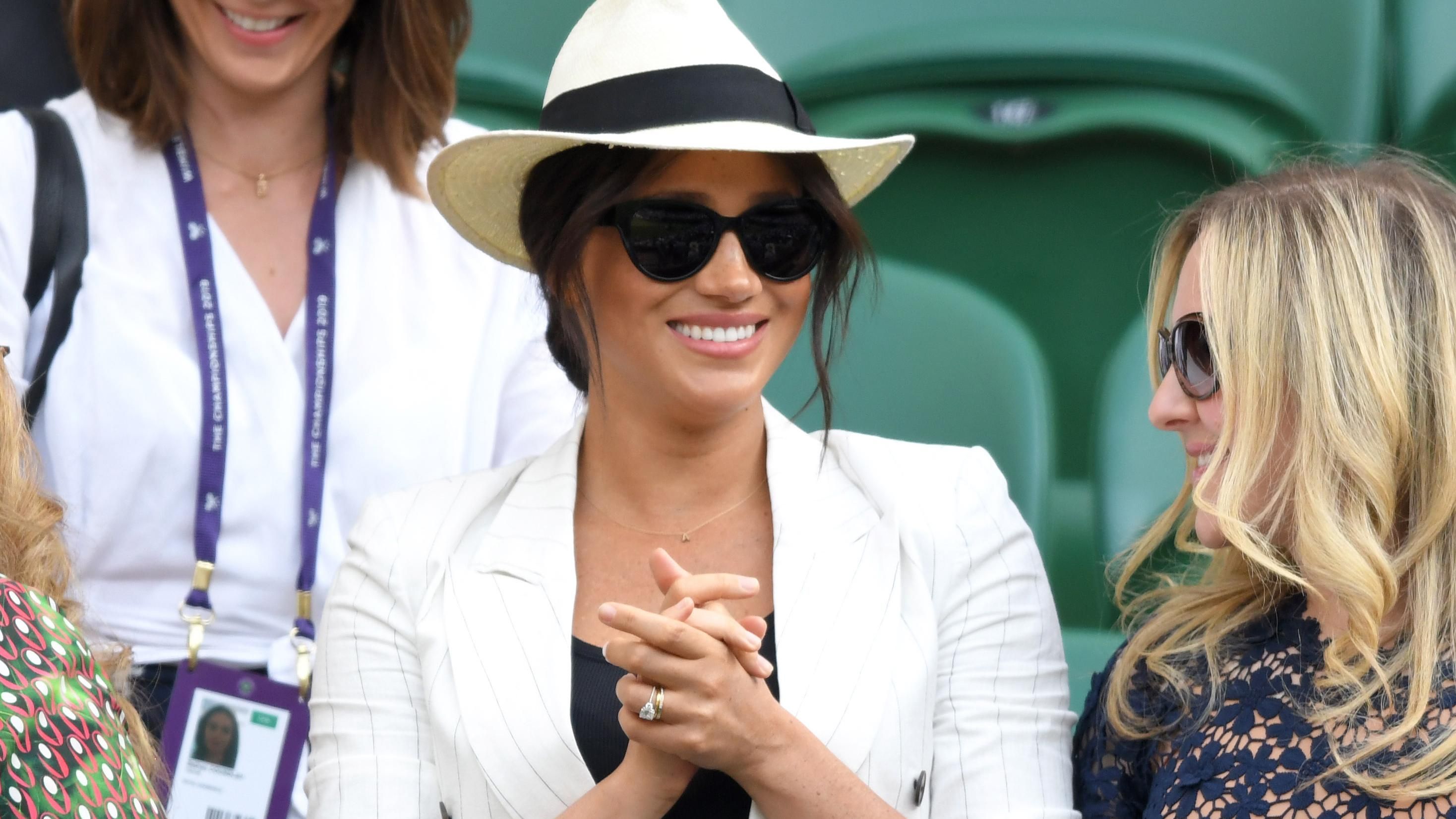 Меган Маркл неожиданно посетила благотворительную организацию: видео Меган Маркл неожиданно посетила благотворительную организацию: видео