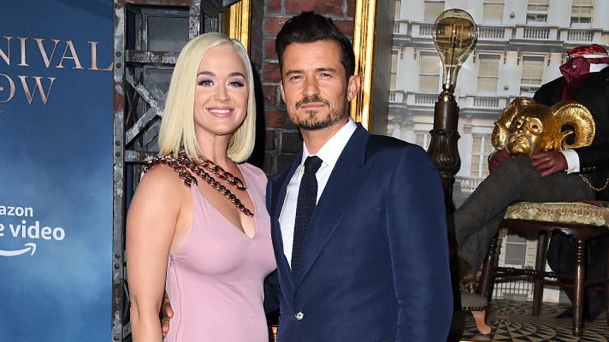 Кеті Перрі приміряла елегантну сукню для виходу з Орландо Блумом: фото Кеті Перрі приміряла елегантну сукню для виходу з Орландо Блумом: фото