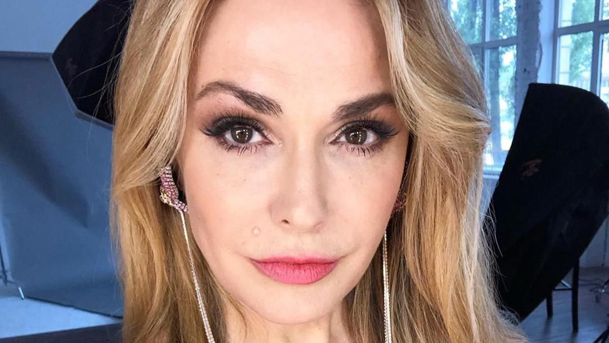 Ольга Сумська показала, як проводить свій день народження Ольга Сумська показала, як проводить свій день народження