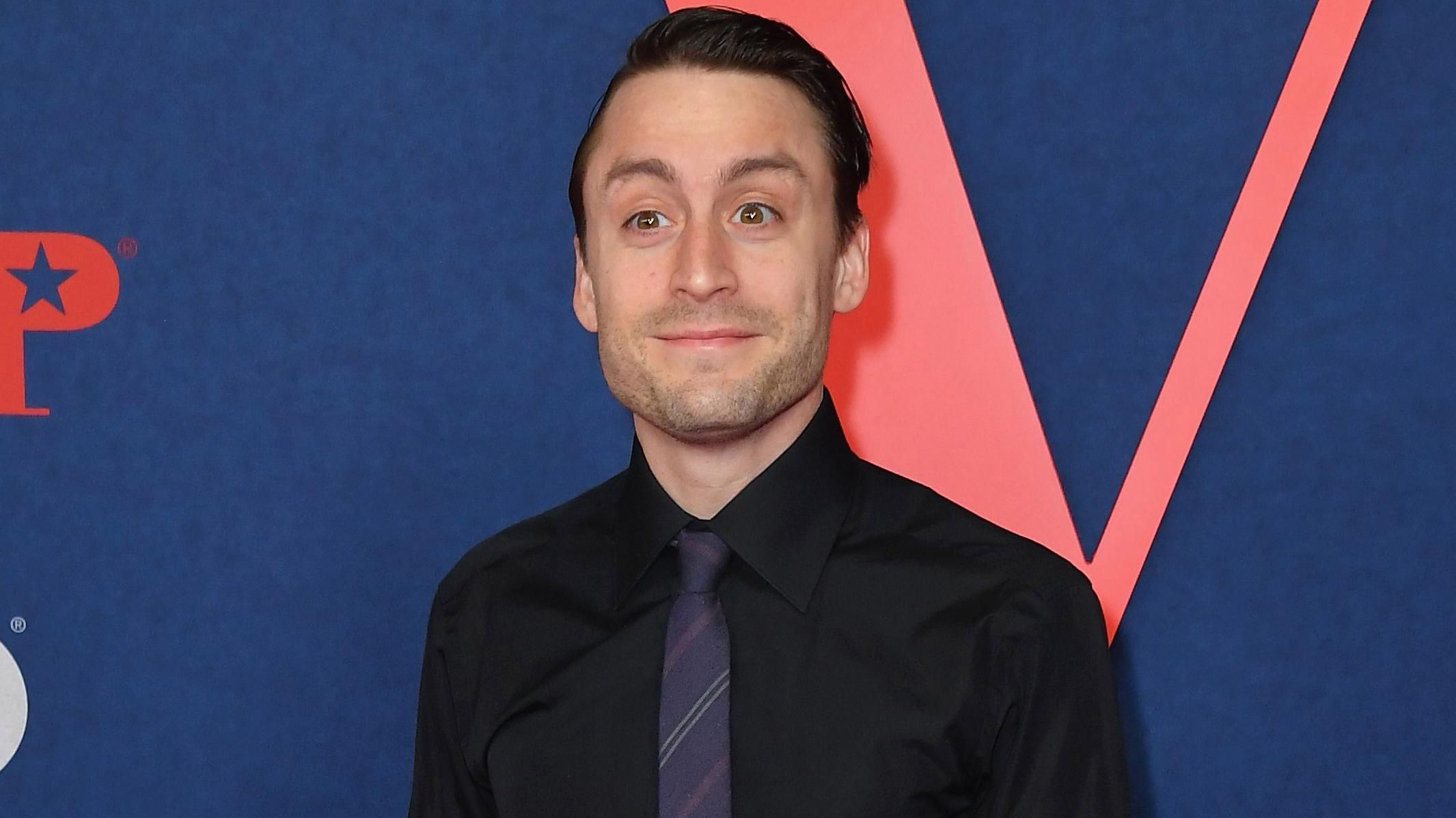 Мої слова нікому не допоможуть, – молодший брат Калкіна про звинувачення Джексона у педофілії Мої слова нікому не допоможуть, – молодший брат Калкіна про звинувачення Джексона у педофілії