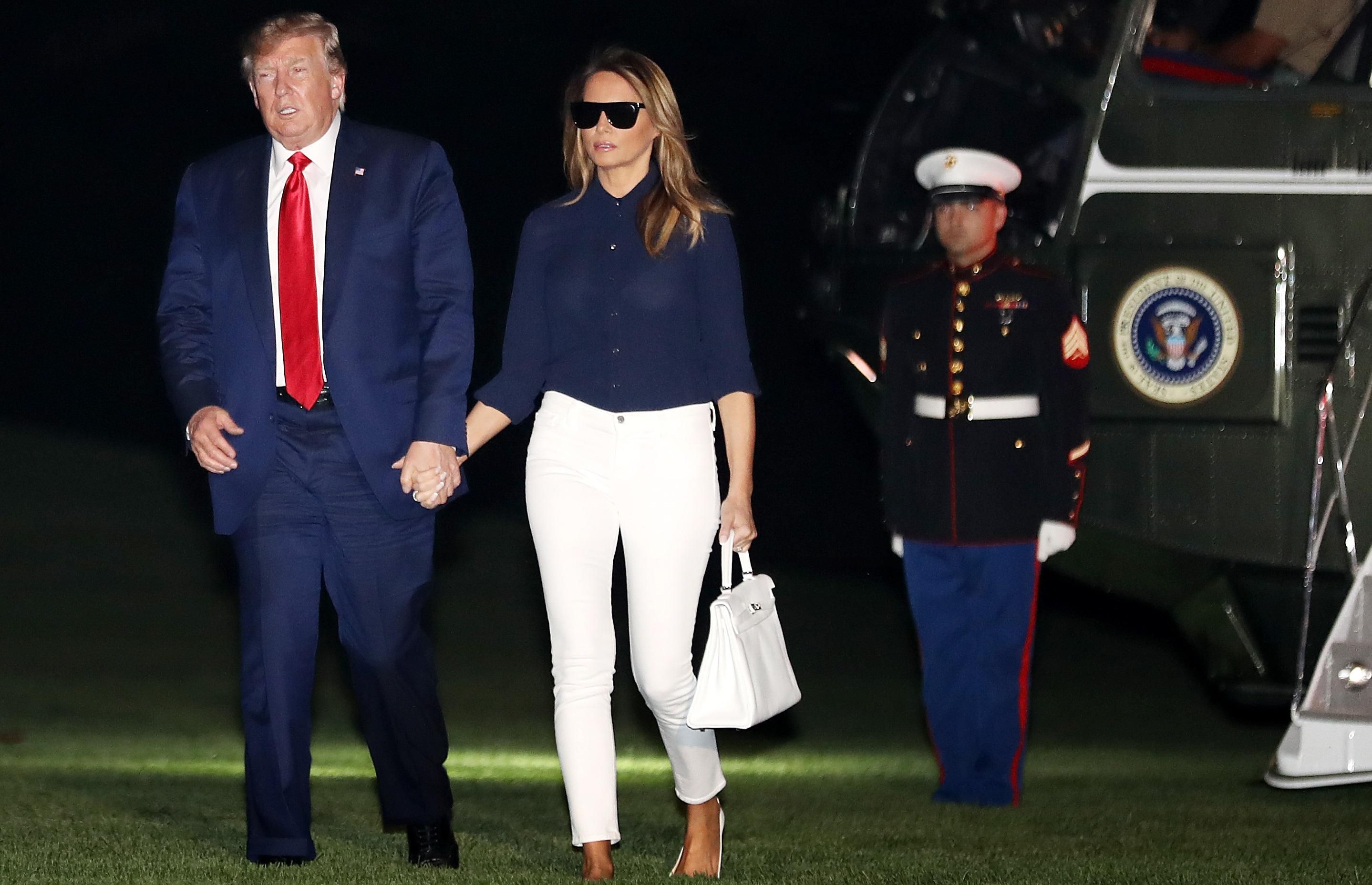 С чем носить белые джинсы летом: пример Мелании Трамп С чем носить белые джинсы летом: пример Мелании Трамп