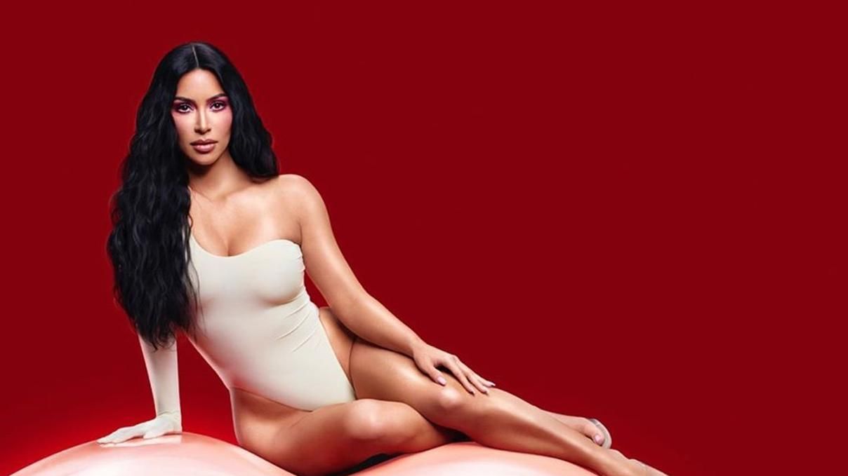 Кім Кардашян перезапустила білизняний бренд під новою назвою: подробиці Кім Кардашян перезапустила білизняний бренд під новою назвою: подробиці