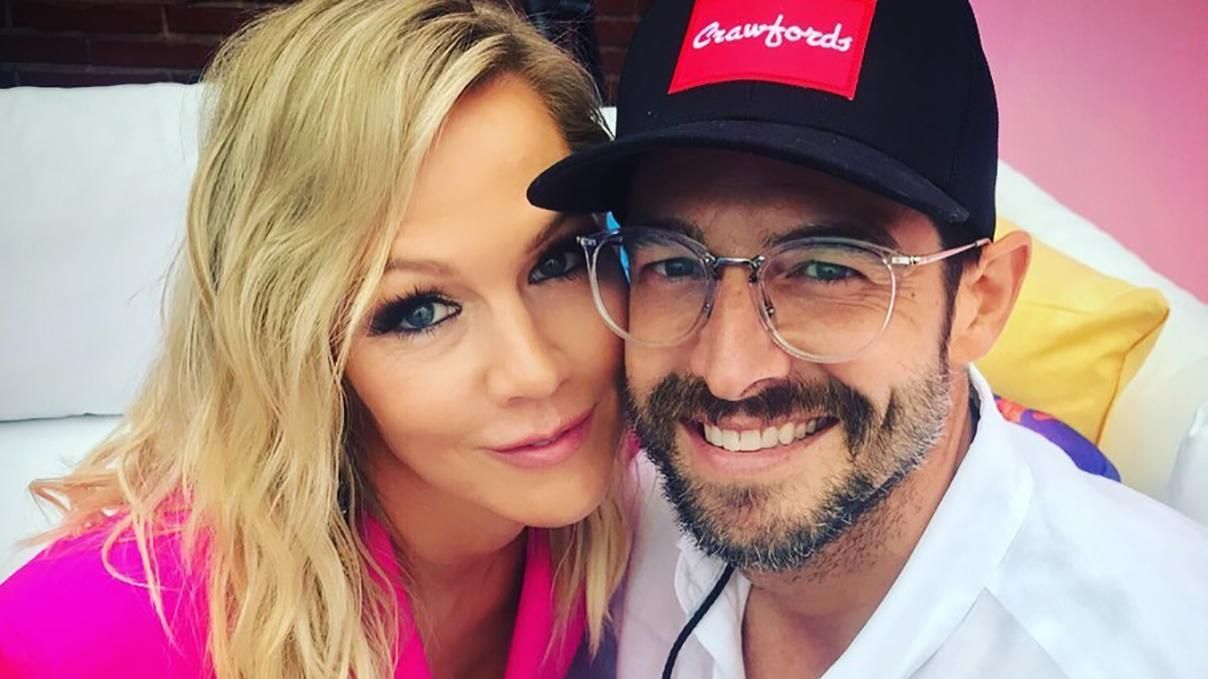 Зірка серіалу "Беверлі Хіллз" Дженні Гарт розповіла, як врятувала шлюб на межі розлучення Зірка серіалу "Беверлі Хіллз" Дженні Гарт розповіла, як врятувала шлюб на межі розлучення