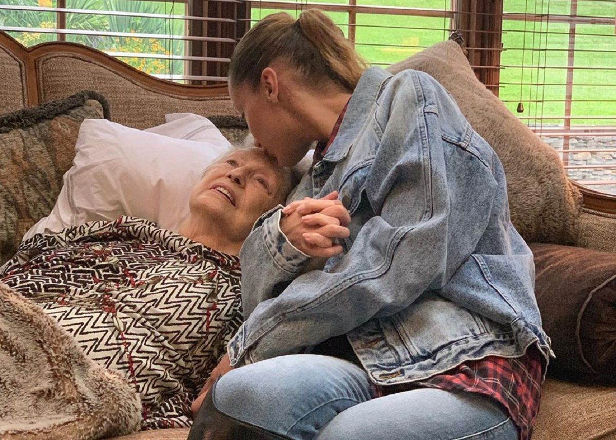 Супермодель Белла Хадід переживає втрату близької людини Супермодель Белла Хадід переживає втрату близької людини