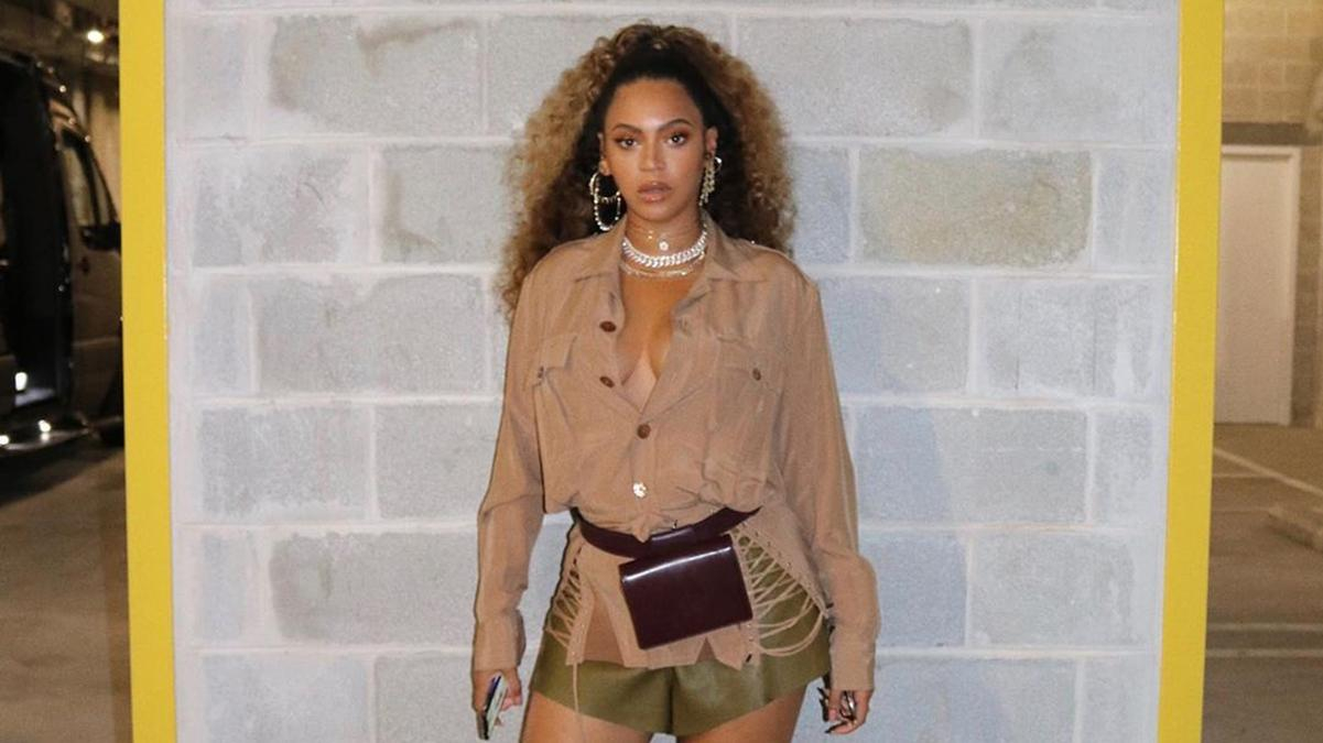 Jay-Z устроил сюрприз Бейонсе во время концерта: видео подогрело слухи о ее беременности