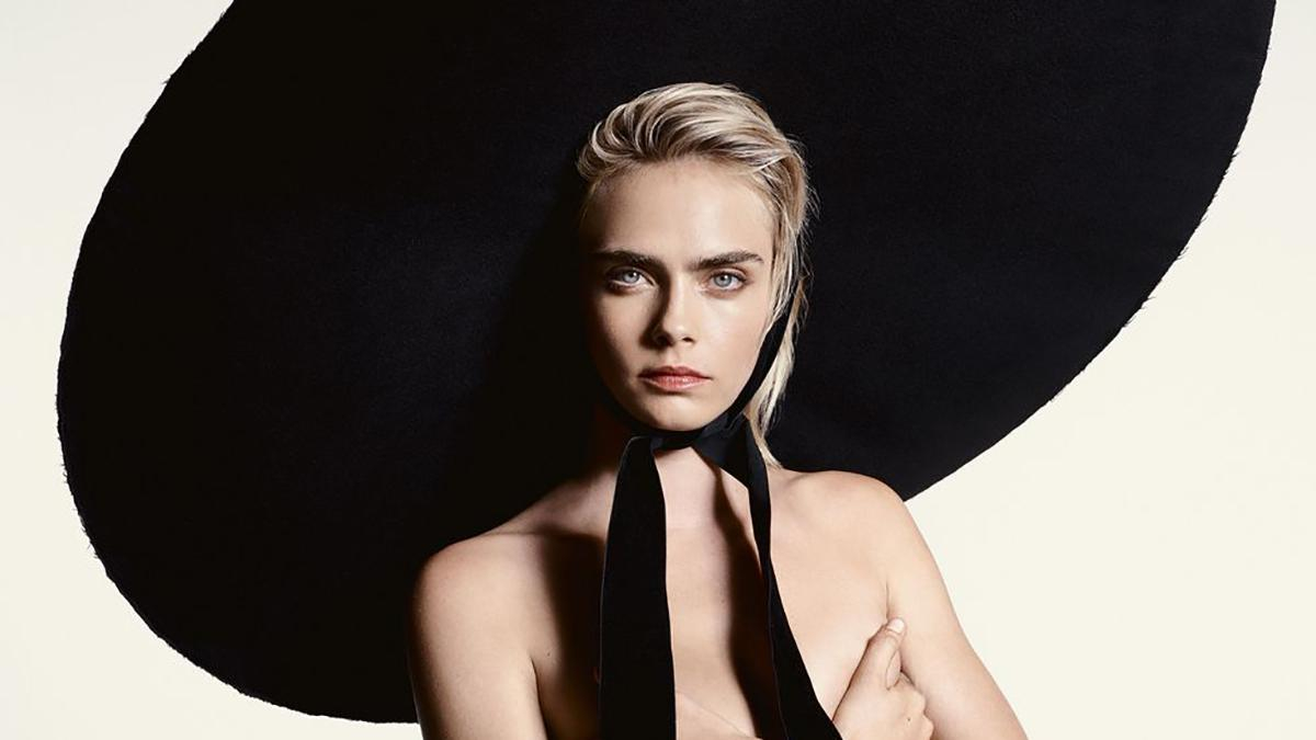 Только в шляпе: Кара Делевинь снялась топлес для обложки Elle UK