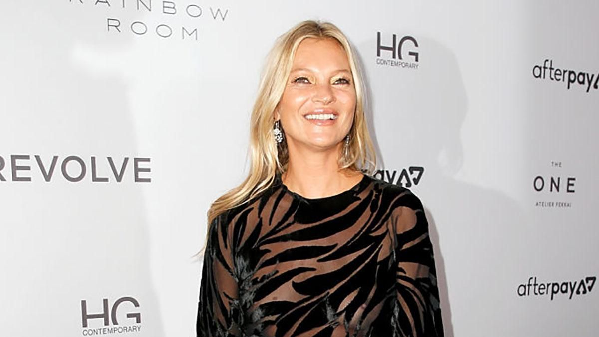 Кейт Мосс одягнула прозору сукню на світську подію: пікантні фото Кейт Мосс одягнула прозору сукню на світську подію: пікантні фото