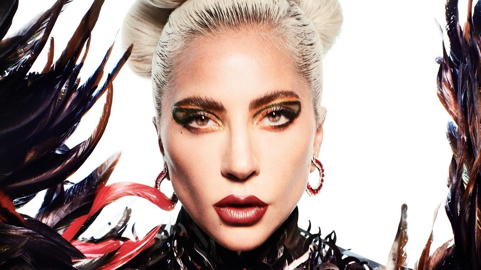 Леди Гага снялась для обложки глянца: потрясающие фото и откровенные признания певицы