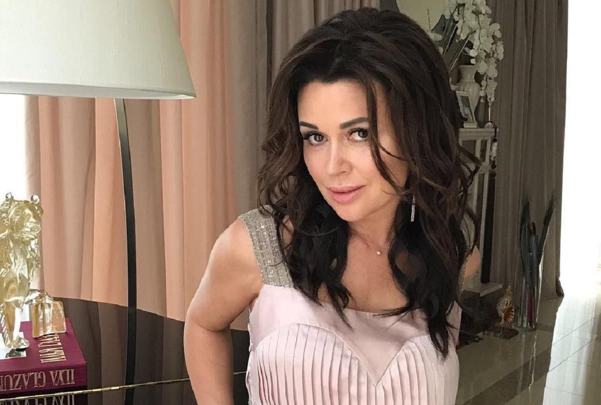 Анастасия Заворотнюк частично парализована: врачи ввели актрису в медикаментозную кому Анастасия Заворотнюк частично парализована: врачи ввели актрису в медикаментозную кому