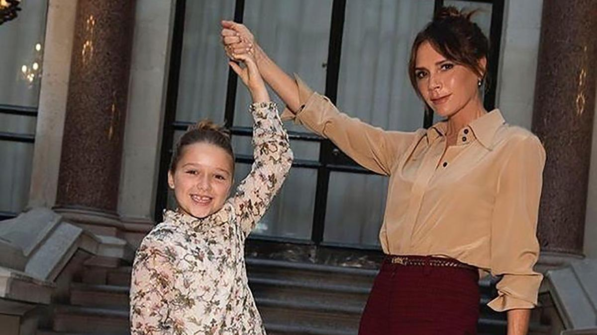 Виктория Бекхэм презентовала новую коллекцию своего бренда: фото и видео