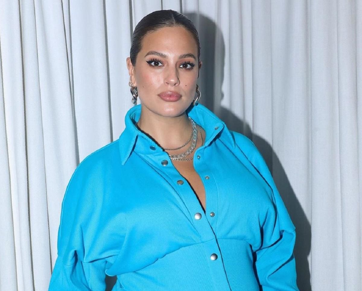 Беременная Эшли Грэм показала, как занимается спортом: фото Беременная Эшли Грэм показала, как занимается спортом: фото