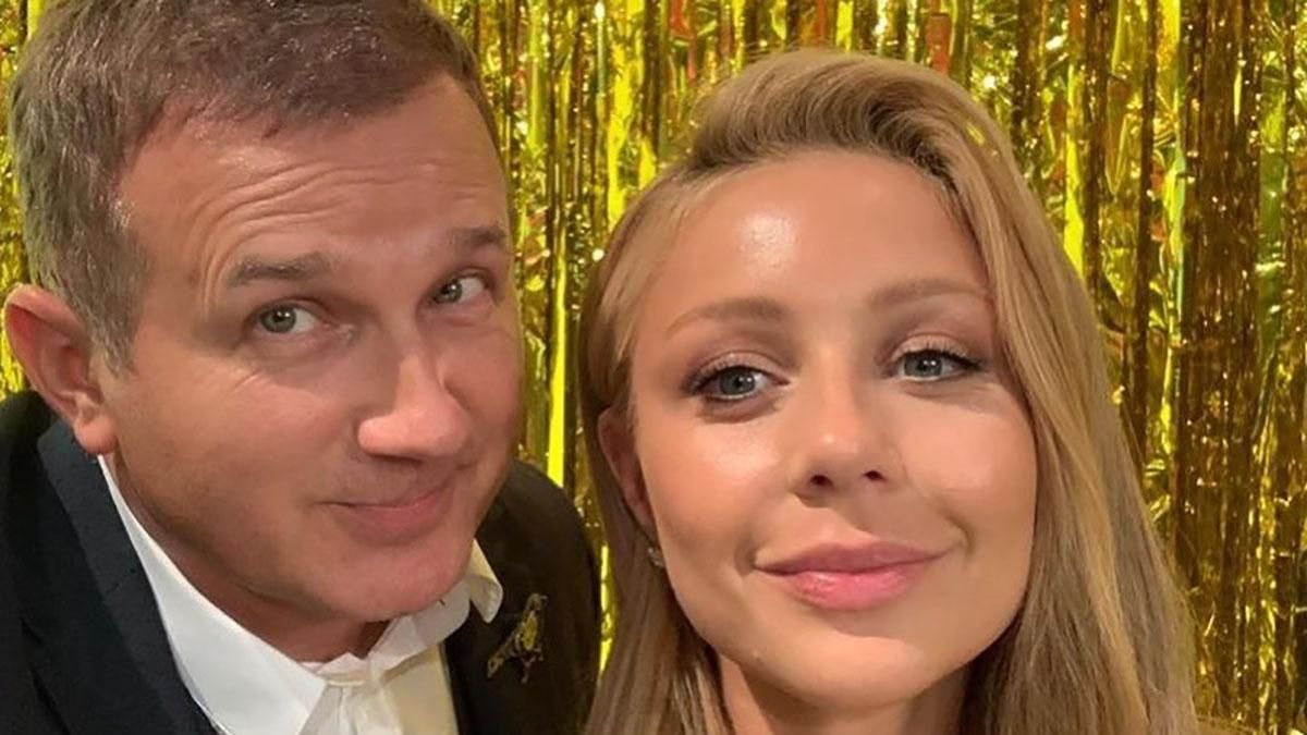 Тіна Кароль засвітила стрункі ноги в розкішній сукні: фото та відео Тіна Кароль засвітила стрункі ноги в розкішній сукні: фото та відео