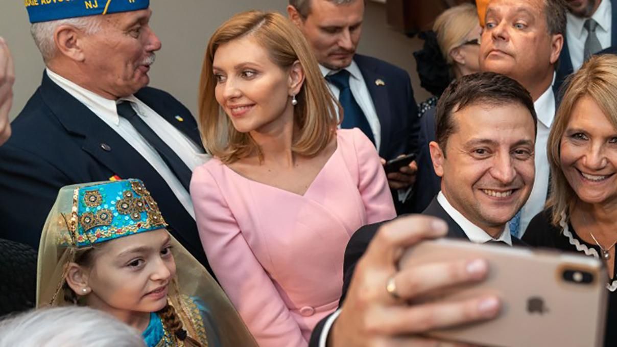 Елена Зеленская покоряет США в строгом наряде: стильные фото и видео Елена Зеленская покоряет США в строгом наряде: стильные фото и видео