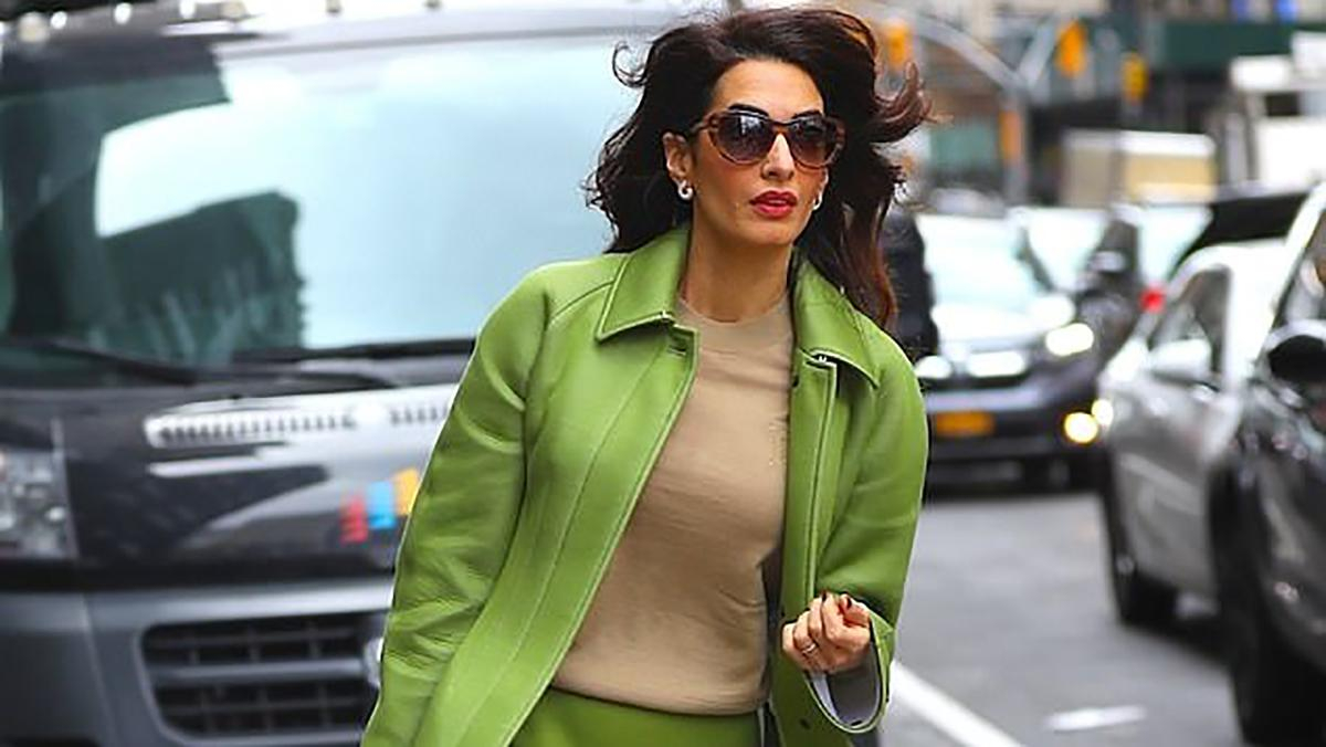 Образ дня: Амаль Клуни поразила выходом от Burberry на Генассамблее ООН