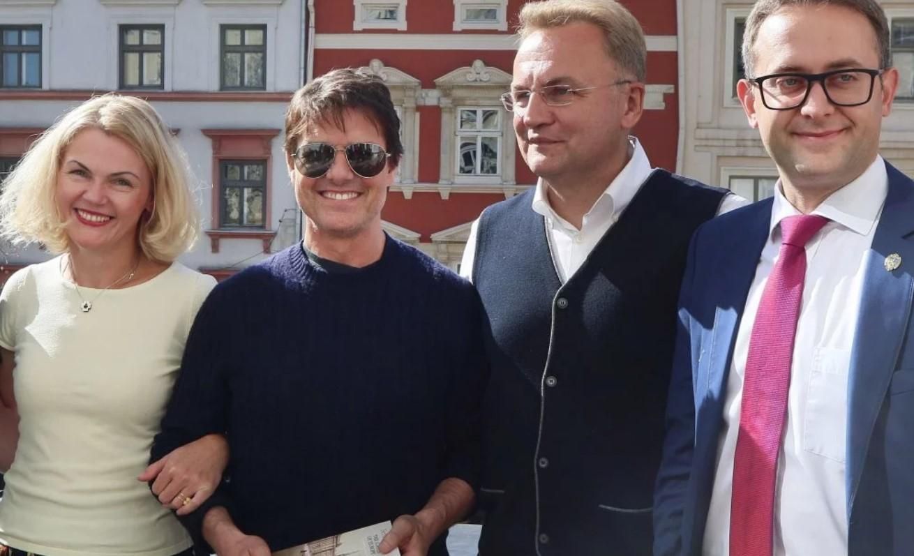 Том Круз у Ратуші, Львів – меми візиту Тома Круза у Львові Том Круз у Ратуші, Львів – меми візиту Тома Круза у Львові