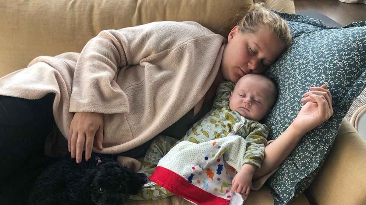 Звезда кино Эми Шумер похудела после родов и обратилась к Джессике Симпсон Звезда кино Эми Шумер похудела после родов и обратилась к Джессике Симпсон