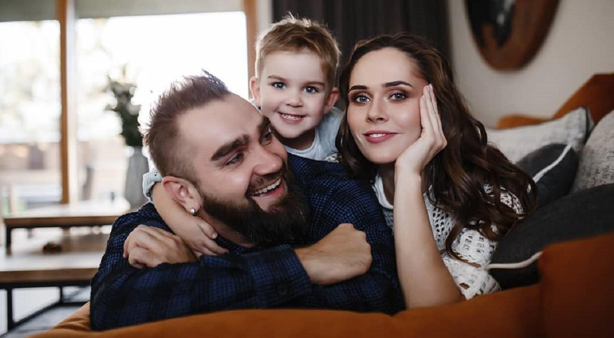 Солистка The Hardkiss снялась в семейной фотосессии: трогательные снимки